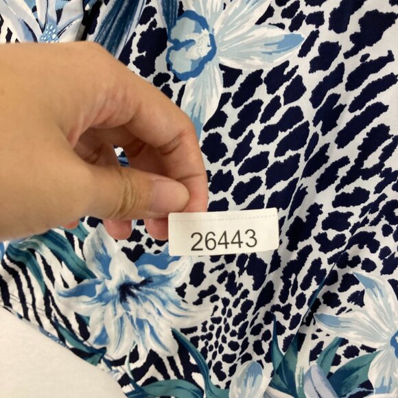 Ava & Grace size XL Blue Floral Animal Print Pintuck Stretch Knit 3/4 Sleeve Top - Picture 8 of 8